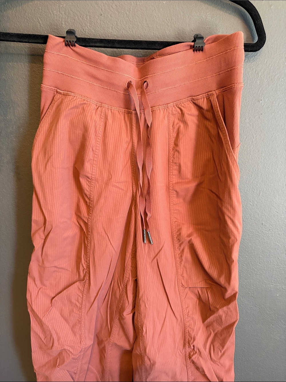 Lululemon joggers size 2